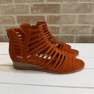 Vince Camuto Gladiator Sandals Size 9.5 Burnt Orange Leather Cage Zip Sandals